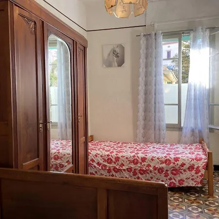 3 Pieces 5 Couchages Sur Bn500-001 * Banyuls-sur-Mer